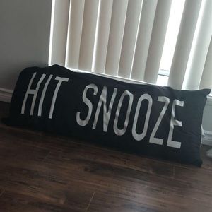 HIT SNOOZE long pillow